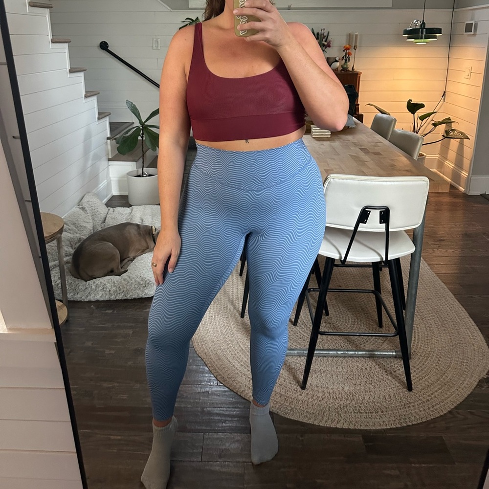 Blue Wave Pattern Leggings